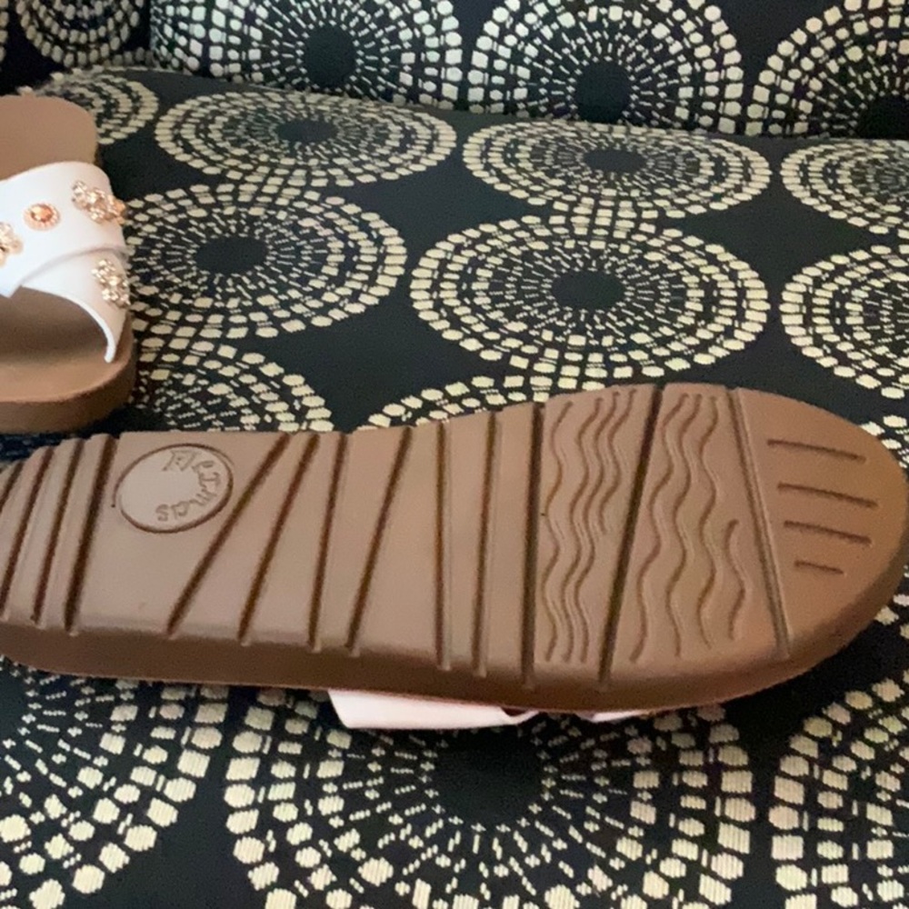 Sandals - Picture 4 of 5